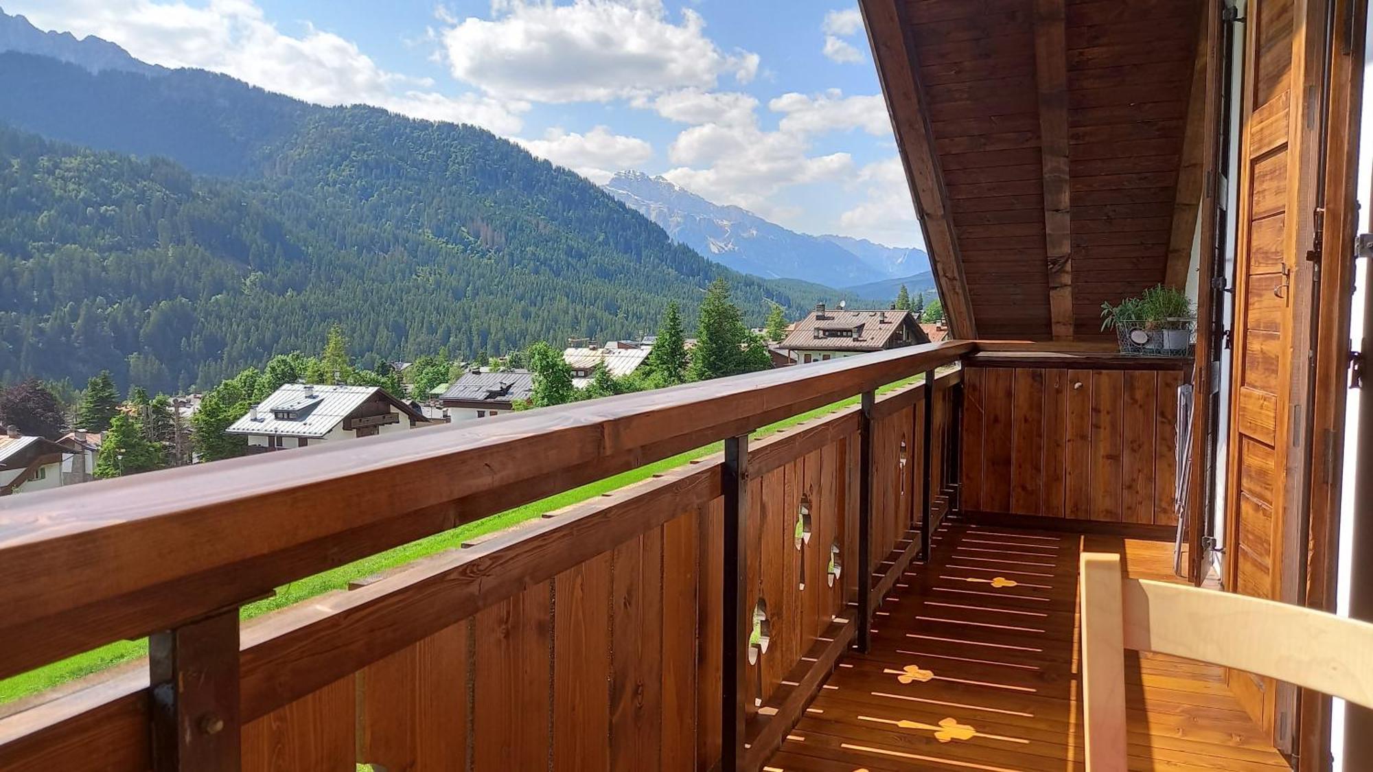 Apartamento Deliziosa Mansarda Con Vista Dolomiti San Vito di Cadore Exterior foto