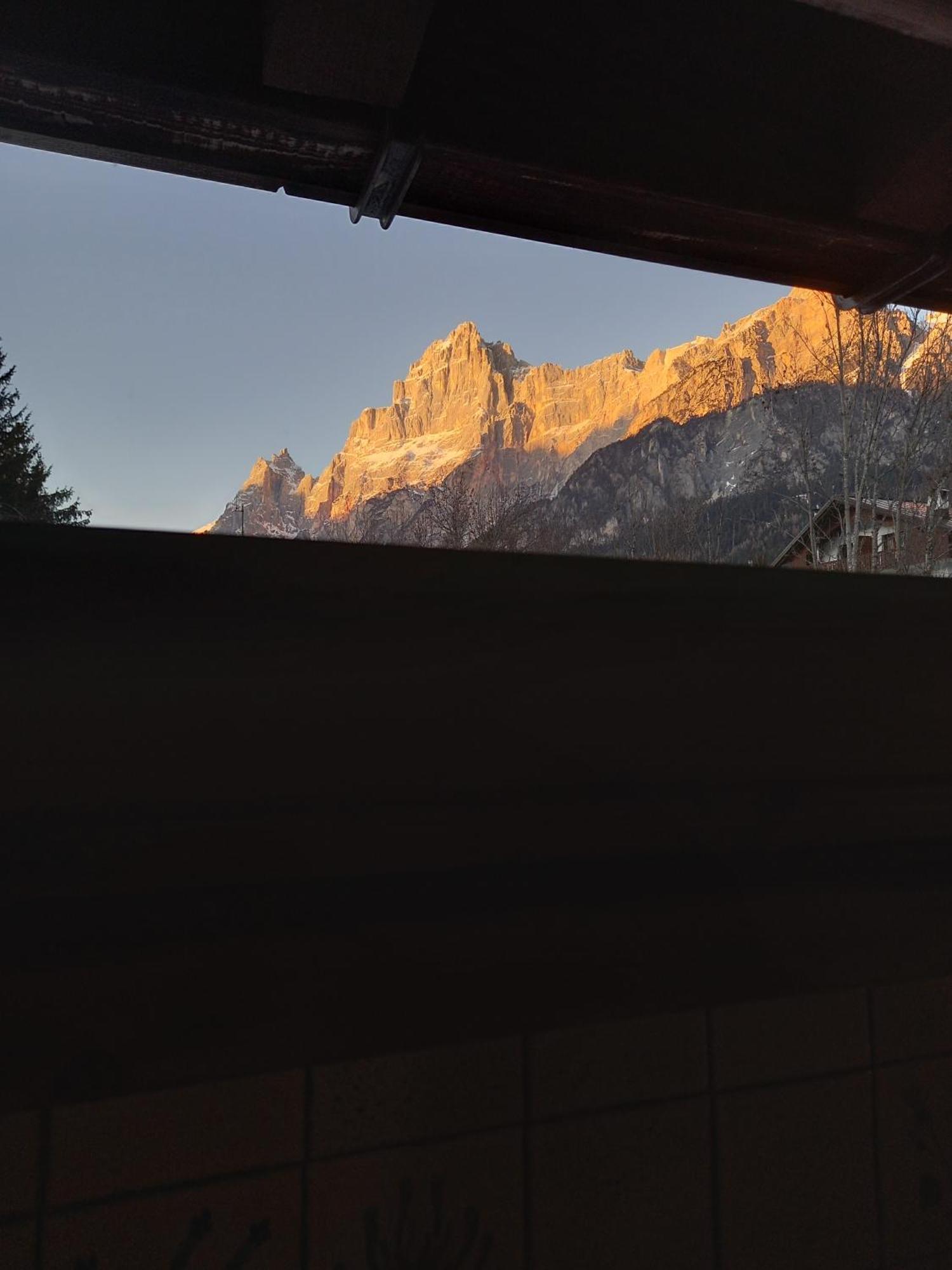 Apartamento Deliziosa Mansarda Con Vista Dolomiti San Vito di Cadore Exterior foto