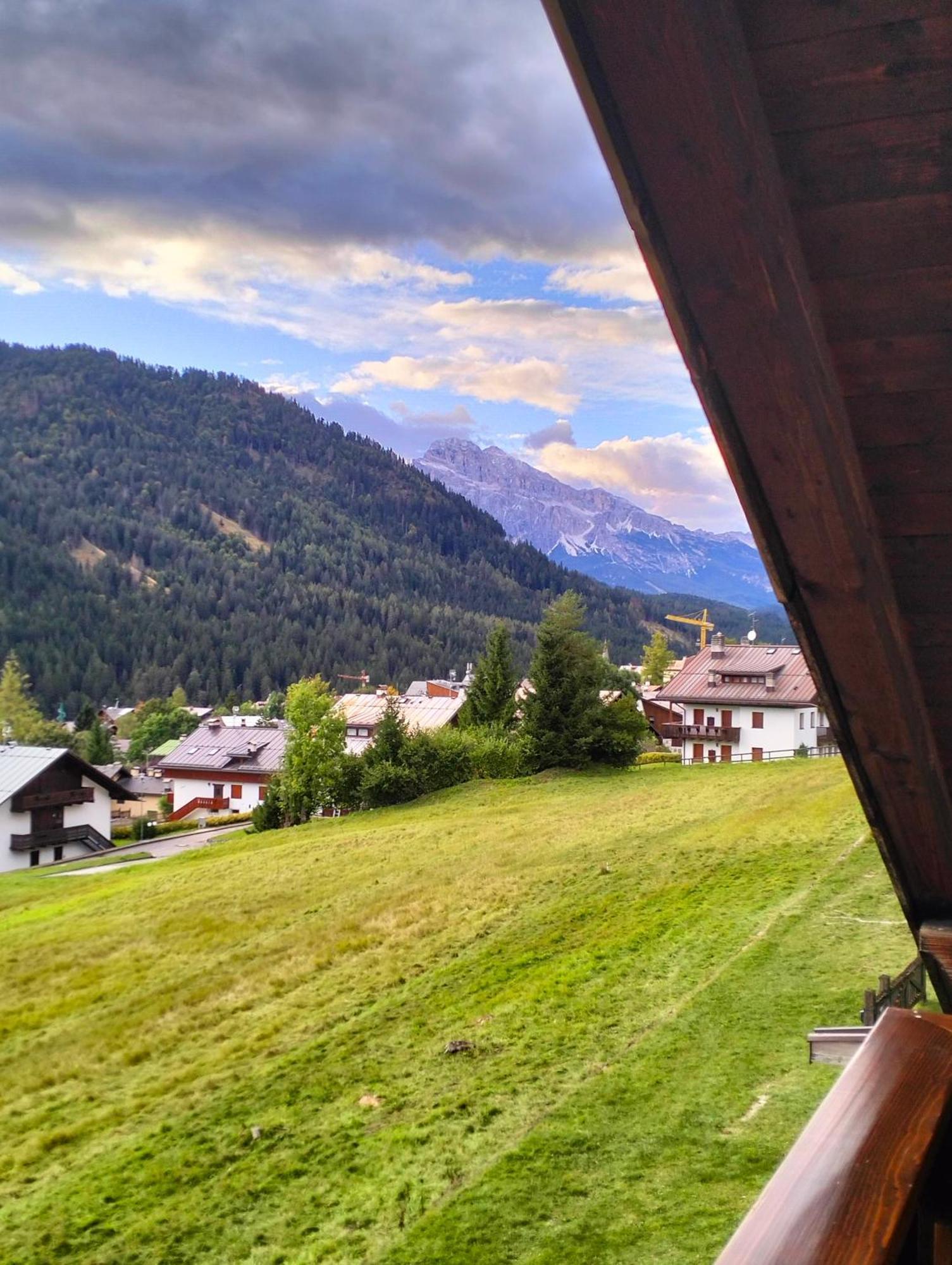 Apartamento Deliziosa Mansarda Con Vista Dolomiti San Vito di Cadore Exterior foto